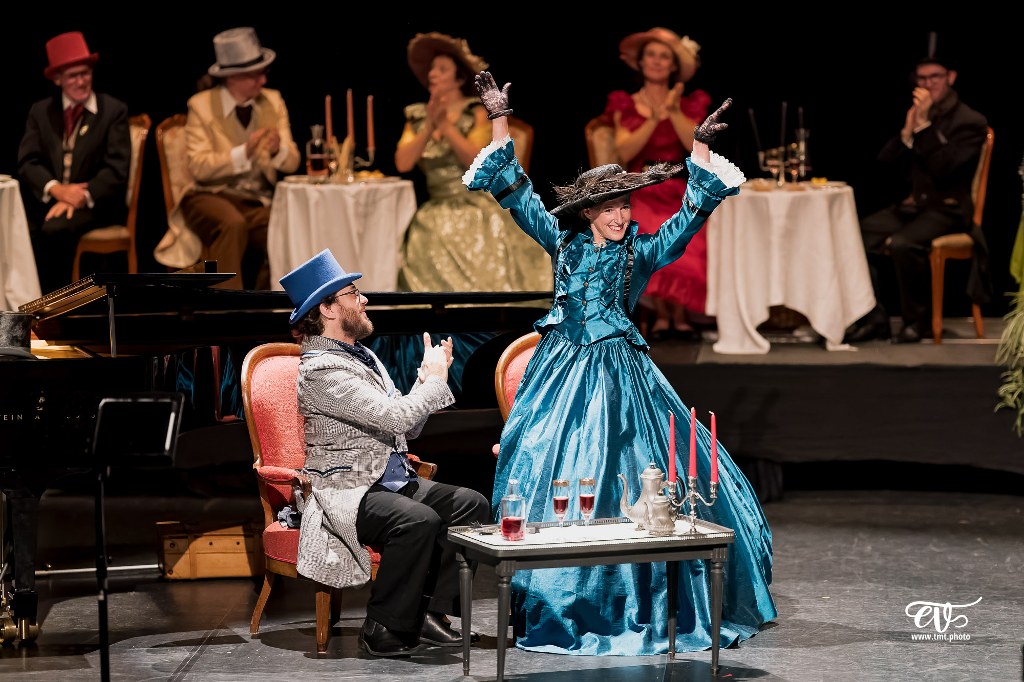 DANS LE SALON DE ROSSINI